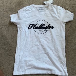White hollister T-shirt